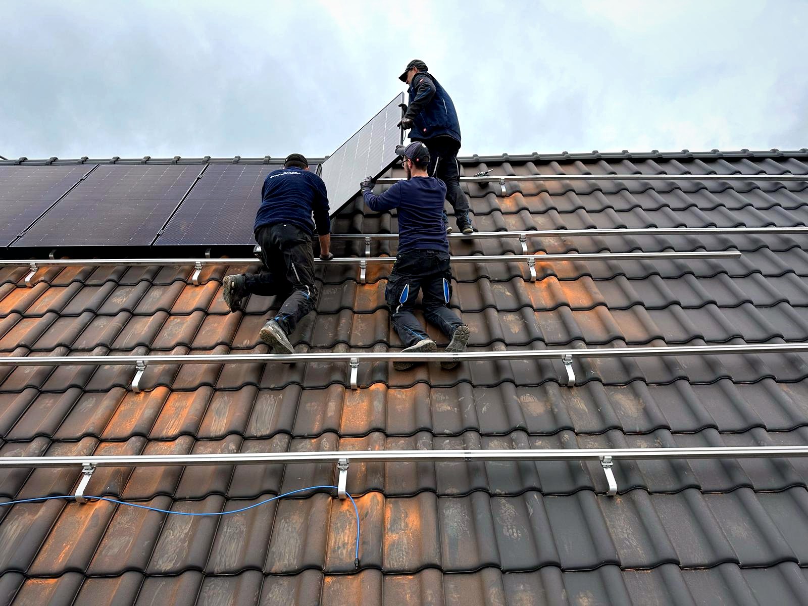 Photovoltaik Installation vor Ort